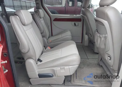 2006 Chrysler Town & Country Touring from USA, damaged, VIN 2A4GP54L06R720094